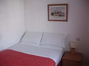 The Gateway Hotel 14 Balham Hill Clapham Greater London Sw12 9eb Photo 1 2 3 4