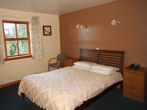 Rob Roy Hotel Aberfoyle Stirling Fk8 3ux Bed Photo 1 2 3 4