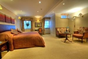 Stratton House Hotel Gloucester Road Cirencester Gloucestershire Photo 1 2